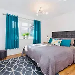 Lovely One Bed Apartment With Free Parking